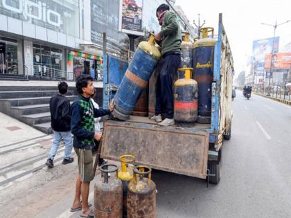 3700 raids conducted across country to wipe out LPG black marketing, says government | 3700 raids conducted across country to wipe out LPG black marketing, says government 3700 raids conducted across country to wipe out LPG black marketing, says government | 3700 raids conducted across country to wipe out LPG black marketing, says government