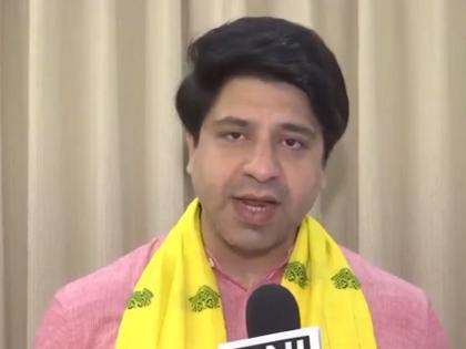 "Pinarayi Vijayan, Rahul Gandhi pretending to be friends in Delhi and wrestling in Kerala": BJP's Shehzad Poonawalla | "Pinarayi Vijayan, Rahul Gandhi pretending to be friends in Delhi and wrestling in Kerala": BJP's Shehzad Poonawalla "Pinarayi Vijayan, Rahul Gandhi pretending to be friends in Delhi and wrestling in Kerala": BJP's Shehzad Poonawalla | "Pinarayi Vijayan, Rahul Gandhi pretending to be friends in Delhi and wrestling in Kerala": BJP's Shehzad Poonawalla
