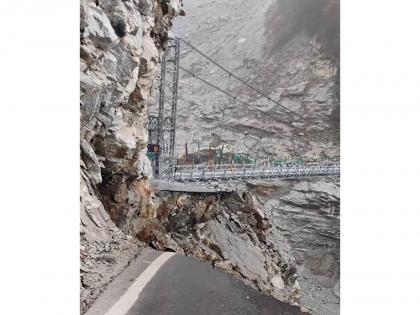 Sikkim: Around 1,500 tourists stranded in Lachen, evacuation process underway | Sikkim: Around 1,500 tourists stranded in Lachen, evacuation process underway Sikkim: Around 1,500 tourists stranded in Lachen, evacuation process underway | Sikkim: Around 1,500 tourists stranded in Lachen, evacuation process underway