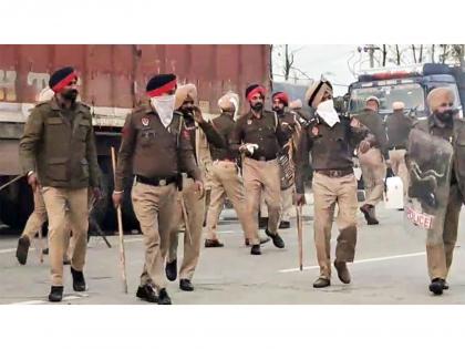 Punjab: Threat emails sent to schools, Govt offices in Amritsar | Punjab: Threat emails sent to schools, Govt offices in Amritsar Punjab: Threat emails sent to schools, Govt offices in Amritsar | Punjab: Threat emails sent to schools, Govt offices in Amritsar