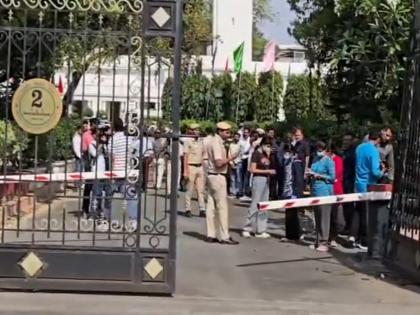 Man places 'bouquet' at Delhi Assembly premises after forcibly entering complex; no bomb found, police probe underway | Man places 'bouquet' at Delhi Assembly premises after forcibly entering complex; no bomb found, police probe underway Man places 'bouquet' at Delhi Assembly premises after forcibly entering complex; no bomb found, police probe underway | Man places 'bouquet' at Delhi Assembly premises after forcibly entering complex; no bomb found, police probe underway