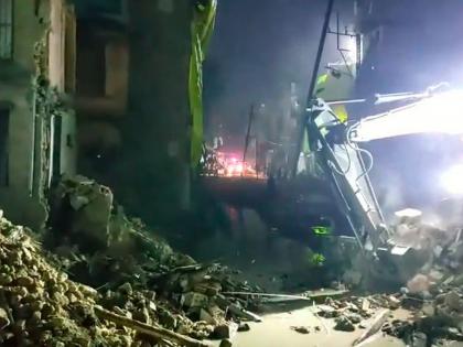 Madhya Pradesh: Three-storey building collapses in Ujjain's Dhaba road, no injuries reported | Madhya Pradesh: Three-storey building collapses in Ujjain's Dhaba road, no injuries reported Madhya Pradesh: Three-storey building collapses in Ujjain's Dhaba road, no injuries reported | Madhya Pradesh: Three-storey building collapses in Ujjain's Dhaba road, no injuries reported