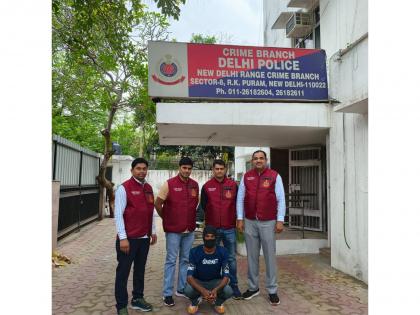 Delhi Crime Branch busts South-East gang, arrests kingpin | Delhi Crime Branch busts South-East gang, arrests kingpin Delhi Crime Branch busts South-East gang, arrests kingpin | Delhi Crime Branch busts South-East gang, arrests kingpin