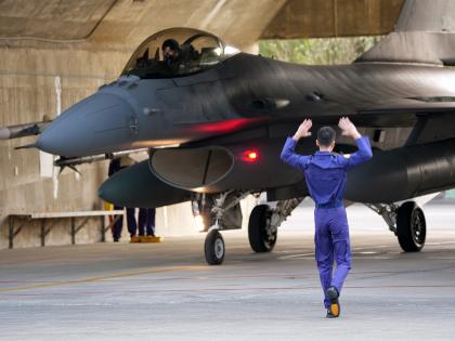 Taiwan detects 2 sorties of Chinese aircraft, 9 vessels, 1 ship around itself | Taiwan detects 2 sorties of Chinese aircraft, 9 vessels, 1 ship around itself Taiwan detects 2 sorties of Chinese aircraft, 9 vessels, 1 ship around itself | Taiwan detects 2 sorties of Chinese aircraft, 9 vessels, 1 ship around itself