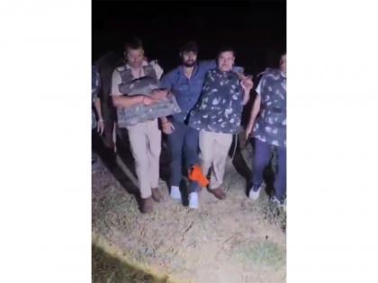 Kushinagar: Police arrests shooting case accused after encounter | Kushinagar: Police arrests shooting case accused after encounter Kushinagar: Police arrests shooting case accused after encounter | Kushinagar: Police arrests shooting case accused after encounter