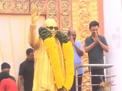 Tamil Nadu CM Stalin holds election campaign in Tiruvannamalai, pays tribute to Karunanidhi's statue | Tamil Nadu CM Stalin holds election campaign in Tiruvannamalai, pays tribute to Karunanidhi's statue Tamil Nadu CM Stalin holds election campaign in Tiruvannamalai, pays tribute to Karunanidhi's statue | Tamil Nadu CM Stalin holds election campaign in Tiruvannamalai, pays tribute to Karunanidhi's statue