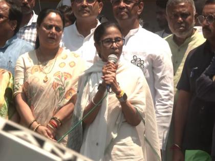 West Bengal polls: CM Mamata Banerjee files nomination from Bhabanipur seat | West Bengal polls: CM Mamata Banerjee files nomination from Bhabanipur seat West Bengal polls: CM Mamata Banerjee files nomination from Bhabanipur seat | West Bengal polls: CM Mamata Banerjee files nomination from Bhabanipur seat