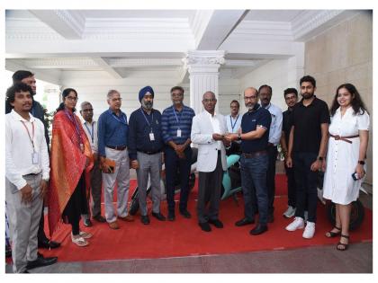 SRMIST Signs MoU with Ather Energy; Launches 'Ather Forge' | SRMIST Signs MoU with Ather Energy; Launches 'Ather Forge' SRMIST Signs MoU with Ather Energy; Launches 'Ather Forge' | SRMIST Signs MoU with Ather Energy; Launches 'Ather Forge'