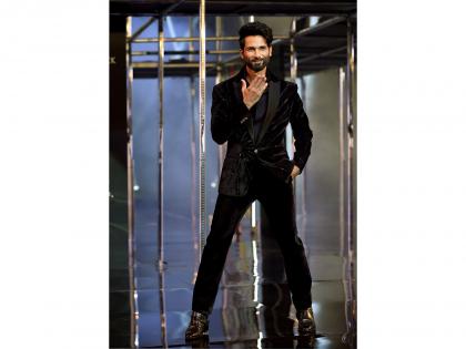 "There was such a positive energy on set": Shahid Kapoor recalls shooting for 'Jab Talak' song from 'Cocktail 2' | "There was such a positive energy on set": Shahid Kapoor recalls shooting for 'Jab Talak' song from 'Cocktail 2' "There was such a positive energy on set": Shahid Kapoor recalls shooting for 'Jab Talak' song from 'Cocktail 2' | "There was such a positive energy on set": Shahid Kapoor recalls shooting for 'Jab Talak' song from 'Cocktail 2'