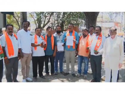 Karnataka: BJP leaders demand Mallikarjun Kharge's arrest over "poisonous snake" jibe at RSS | Karnataka: BJP leaders demand Mallikarjun Kharge's arrest over "poisonous snake" jibe at RSS Karnataka: BJP leaders demand Mallikarjun Kharge's arrest over "poisonous snake" jibe at RSS | Karnataka: BJP leaders demand Mallikarjun Kharge's arrest over "poisonous snake" jibe at RSS