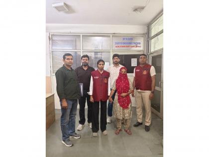 Delhi Police bust 'hospital & temple' scammer: Kingpin Paro arrested | Delhi Police bust 'hospital & temple' scammer: Kingpin Paro arrested Delhi Police bust 'hospital & temple' scammer: Kingpin Paro arrested | Delhi Police bust 'hospital & temple' scammer: Kingpin Paro arrested