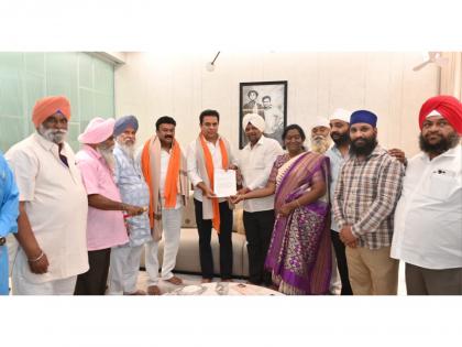 Ameerpet Gurudwara Committee invites KTR for 'Baisakhi' celebrations | Ameerpet Gurudwara Committee invites KTR for 'Baisakhi' celebrations Ameerpet Gurudwara Committee invites KTR for 'Baisakhi' celebrations | Ameerpet Gurudwara Committee invites KTR for 'Baisakhi' celebrations