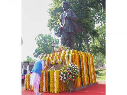 "May Mahatma Phule's ideals continue to give strength and hope," says PM Modi after paying tribute at Parliament complex | "May Mahatma Phule's ideals continue to give strength and hope," says PM Modi after paying tribute at Parliament complex "May Mahatma Phule's ideals continue to give strength and hope," says PM Modi after paying tribute at Parliament complex | "May Mahatma Phule's ideals continue to give strength and hope," says PM Modi after paying tribute at Parliament complex