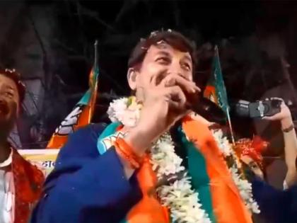 BJP leader Manoj Tiwari campaigns in Howrah ahead of West Bengal Assembly polls | BJP leader Manoj Tiwari campaigns in Howrah ahead of West Bengal Assembly polls BJP leader Manoj Tiwari campaigns in Howrah ahead of West Bengal Assembly polls | BJP leader Manoj Tiwari campaigns in Howrah ahead of West Bengal Assembly polls