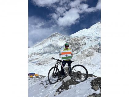 Gorakhpur's Divya Singh becomes first Indian woman to reach Mount Everest Base Camp on a bicycle | Gorakhpur's Divya Singh becomes first Indian woman to reach Mount Everest Base Camp on a bicycle Gorakhpur's Divya Singh becomes first Indian woman to reach Mount Everest Base Camp on a bicycle | Gorakhpur's Divya Singh becomes first Indian woman to reach Mount Everest Base Camp on a bicycle