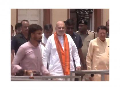 Amit Shah prays at Kolkata's Dakshineswar Kali Temple ahead of Bengal BJP legislature party meeting | Amit Shah prays at Kolkata's Dakshineswar Kali Temple ahead of Bengal BJP legislature party meeting