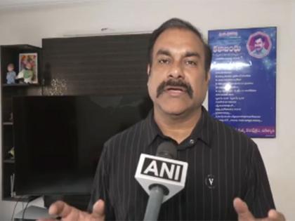 "Congress CM endorsing Gujarat's model is strange": BRS's Ravula Sridhar Reddy alleges "unholy nexus" between Congress and BJP in Telangana | "Congress CM endorsing Gujarat's model is strange": BRS's Ravula Sridhar Reddy alleges "unholy nexus" between Congress and BJP in Telangana "Congress CM endorsing Gujarat's model is strange": BRS's Ravula Sridhar Reddy alleges "unholy nexus" between Congress and BJP in Telangana | "Congress CM endorsing Gujarat's model is strange": BRS's Ravula Sridhar Reddy alleges "unholy nexus" between Congress and BJP in Telangana