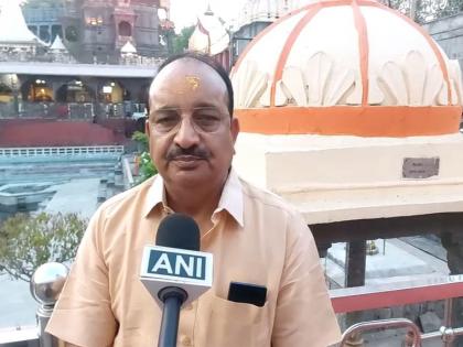 Uttar Pradesh minister Dinesh Pratap Singh attends 'Bhasma Aarti' at Mahakaleshwar Temple in Ujjain | Uttar Pradesh minister Dinesh Pratap Singh attends 'Bhasma Aarti' at Mahakaleshwar Temple in Ujjain Uttar Pradesh minister Dinesh Pratap Singh attends 'Bhasma Aarti' at Mahakaleshwar Temple in Ujjain | Uttar Pradesh minister Dinesh Pratap Singh attends 'Bhasma Aarti' at Mahakaleshwar Temple in Ujjain