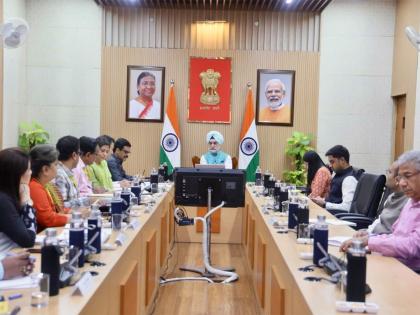 Delhi LG chairs meeting with DDA officials on TOD policy to promot "Walk-to-Work" | Delhi LG chairs meeting with DDA officials on TOD policy to promot "Walk-to-Work" Delhi LG chairs meeting with DDA officials on TOD policy to promot "Walk-to-Work" | Delhi LG chairs meeting with DDA officials on TOD policy to promot "Walk-to-Work"