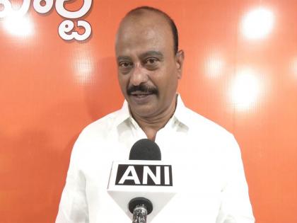 "Siddaramaiah again fuelled division for vote bank politics...": Andhra Pradesh BJP spokesperson over withdrawl of 2022 uniform order | "Siddaramaiah again fuelled division for vote bank politics...": Andhra Pradesh BJP spokesperson over withdrawl of 2022 uniform order "Siddaramaiah again fuelled division for vote bank politics...": Andhra Pradesh BJP spokesperson over withdrawl of 2022 uniform order | "Siddaramaiah again fuelled division for vote bank politics...": Andhra Pradesh BJP spokesperson over withdrawl of 2022 uniform order