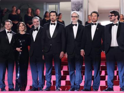 James Gray's 'Paper Tiger' gets 10-minute standing ovation at Cannes premiere | James Gray's 'Paper Tiger' gets 10-minute standing ovation at Cannes premiere James Gray's 'Paper Tiger' gets 10-minute standing ovation at Cannes premiere | James Gray's 'Paper Tiger' gets 10-minute standing ovation at Cannes premiere
