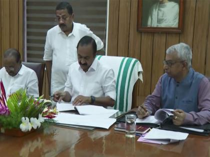 Keralam CM VD Satheesan holds first cabinet meeting after assuming office | Keralam CM VD Satheesan holds first cabinet meeting after assuming office Keralam CM VD Satheesan holds first cabinet meeting after assuming office | Keralam CM VD Satheesan holds first cabinet meeting after assuming office