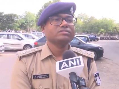 Twisha Sharma case: Six police teams deployed to nab accused Samarth Singh; Rs 10,000 reward announced | Twisha Sharma case: Six police teams deployed to nab accused Samarth Singh; Rs 10,000 reward announced Twisha Sharma case: Six police teams deployed to nab accused Samarth Singh; Rs 10,000 reward announced | Twisha Sharma case: Six police teams deployed to nab accused Samarth Singh; Rs 10,000 reward announced