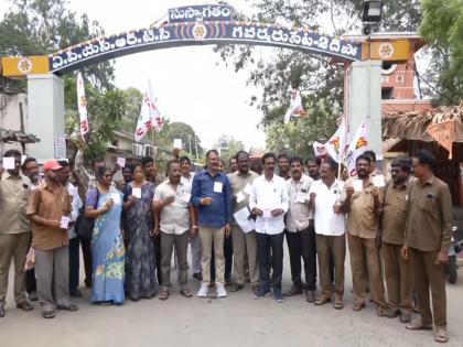 Andhra Pradesh: RTC privatisation move sparks protest by National Mazdoor Union in Vijayawada | Andhra Pradesh: RTC privatisation move sparks protest by National Mazdoor Union in Vijayawada Andhra Pradesh: RTC privatisation move sparks protest by National Mazdoor Union in Vijayawada | Andhra Pradesh: RTC privatisation move sparks protest by National Mazdoor Union in Vijayawada