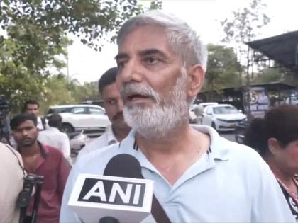 'Influential people could tamper with evidence': Kin of Twisha Sharma slam bail to accused; seek AIIMS Delhi post-mortem | 'Influential people could tamper with evidence': Kin of Twisha Sharma slam bail to accused; seek AIIMS Delhi post-mortem 'Influential people could tamper with evidence': Kin of Twisha Sharma slam bail to accused; seek AIIMS Delhi post-mortem | 'Influential people could tamper with evidence': Kin of Twisha Sharma slam bail to accused; seek AIIMS Delhi post-mortem