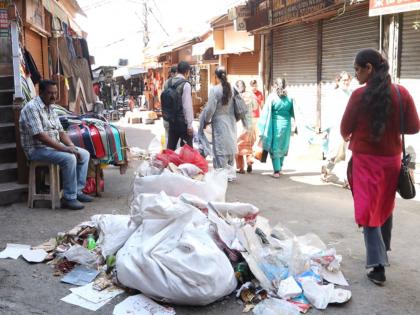 Himachal: Over 900 SEHB sanitation workers continue strike in Shimla, garbage piles up across city | Himachal: Over 900 SEHB sanitation workers continue strike in Shimla, garbage piles up across city Himachal: Over 900 SEHB sanitation workers continue strike in Shimla, garbage piles up across city | Himachal: Over 900 SEHB sanitation workers continue strike in Shimla, garbage piles up across city