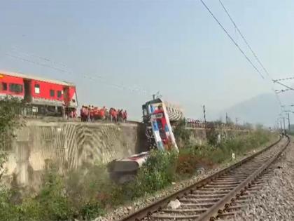 Rescue operation underway to clear derailed Ujjaini Express coaches in Rishikesh | Rescue operation underway to clear derailed Ujjaini Express coaches in Rishikesh Rescue operation underway to clear derailed Ujjaini Express coaches in Rishikesh | Rescue operation underway to clear derailed Ujjaini Express coaches in Rishikesh