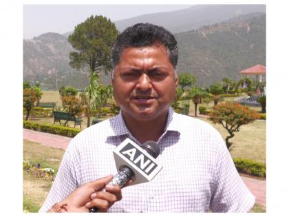 J-K: Excessive heat in May affects hybrid flowers in Udhampur's Jakhani Park | J-K: Excessive heat in May affects hybrid flowers in Udhampur's Jakhani Park J-K: Excessive heat in May affects hybrid flowers in Udhampur's Jakhani Park | J-K: Excessive heat in May affects hybrid flowers in Udhampur's Jakhani Park