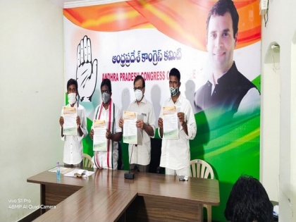 Andhra Congress aims to get 10 lakh signatures from state's farmers against agriculture laws | Andhra Congress aims to get 10 lakh signatures from state's farmers against agriculture laws