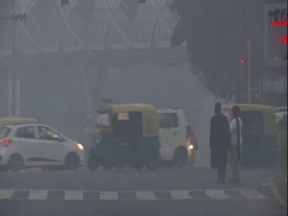 Air quality in Delhi, Noida slips to 'very poor' category; Gurugram's improves to 'moderate' | Air quality in Delhi, Noida slips to 'very poor' category; Gurugram's improves to 'moderate'