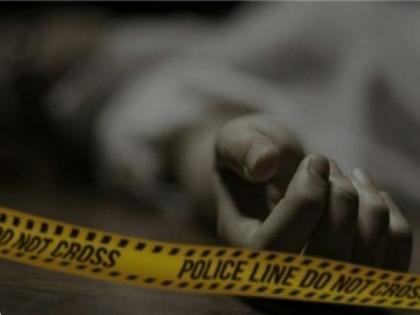 Thane: Dead body of youth recovered from parked bus | Thane: Dead body of youth recovered from parked bus Thane: Dead body of youth recovered from parked bus | Thane: Dead body of youth recovered from parked bus