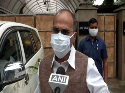Adhir Ranjan Chowdhury writes Mamata Banerjee; alleges atrocities committed by TMC workers on Congress | Adhir Ranjan Chowdhury writes Mamata Banerjee; alleges atrocities committed by TMC workers on Congress