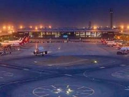 Delhi Airport operational in lockdown as staff performs tasks meticulously | Delhi Airport operational in lockdown as staff performs tasks meticulously
