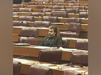 Pak: Lone PTI member Ali Muhammad Khan witnesses complete session of no-confidence motion against Imran Khan | Pak: Lone PTI member Ali Muhammad Khan witnesses complete session of no-confidence motion against Imran Khan