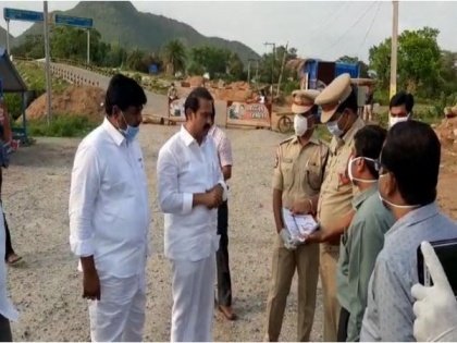 Andhra Health Minister inspects red zone area in Srikakulam | Andhra Health Minister inspects red zone area in Srikakulam