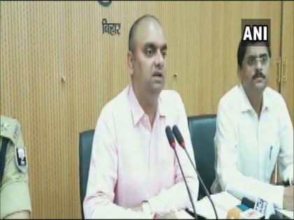 Nothing to do with floods; DM clears air over viral image of infant washed ashore | Nothing to do with floods; DM clears air over viral image of infant washed ashore Nothing to do with floods; DM clears air over viral image of infant washed ashore | Nothing to do with floods; DM clears air over viral image of infant washed ashore