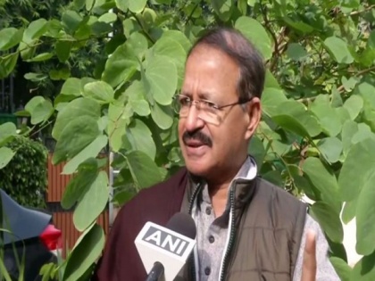 People wearing Lungi not criminals, says Rashid Alvi on UP Dy CM's 'Lungi Chhaap goons' comment | People wearing Lungi not criminals, says Rashid Alvi on UP Dy CM's 'Lungi Chhaap goons' comment