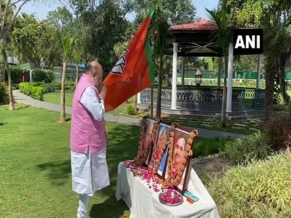 On BJP's 40th foundation day, Amit Shah pays floral tribute to Syama Prasad Mukherjee, Deendayal Upadhyaya | On BJP's 40th foundation day, Amit Shah pays floral tribute to Syama Prasad Mukherjee, Deendayal Upadhyaya