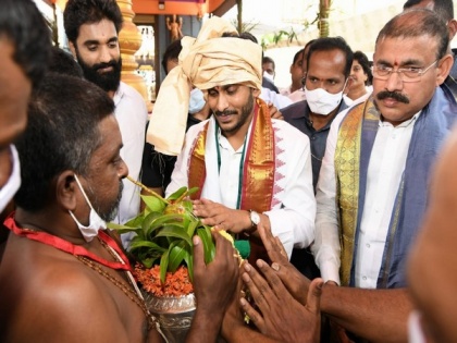 Andhra CM inaugurates new chariot for Antarvedi Sri Lakshminarayana Swamy Temple | Andhra CM inaugurates new chariot for Antarvedi Sri Lakshminarayana Swamy Temple