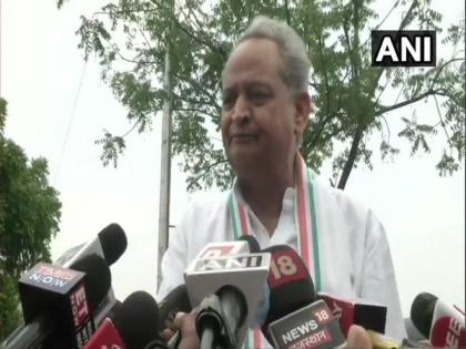 Ashok Gehlot to meet Guv at 4 pm with fresh proposal for Rajasthan Assembly session | Ashok Gehlot to meet Guv at 4 pm with fresh proposal for Rajasthan Assembly session