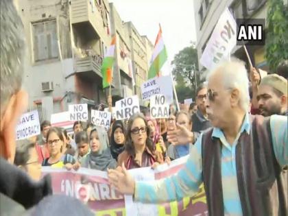 Kolkata: Filmmaker Aparna Sen takes part in protest against CAA, NRC | Kolkata: Filmmaker Aparna Sen takes part in protest against CAA, NRC