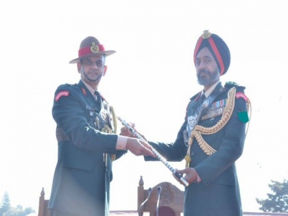 Lt Gen Savneet Singh takes over as Colonel of Garhwal Rifles Regiment | Lt Gen Savneet Singh takes over as Colonel of Garhwal Rifles Regiment