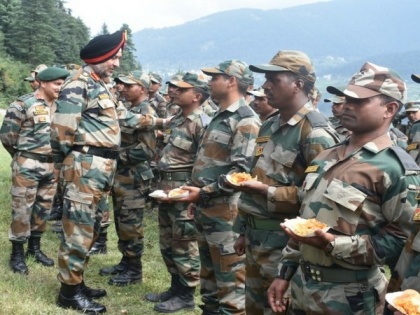 J-K: Northern Army Commander visits Doda, Kishtwar to review operational preparedness | J-K: Northern Army Commander visits Doda, Kishtwar to review operational preparedness