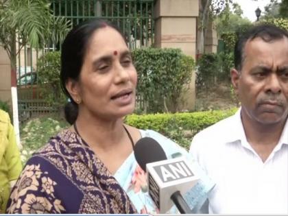 Nirbhaya's mother thanks President for rejecting convict's mercy plea | Nirbhaya's mother thanks President for rejecting convict's mercy plea Nirbhaya's mother thanks President for rejecting convict's mercy plea | Nirbhaya's mother thanks President for rejecting convict's mercy plea