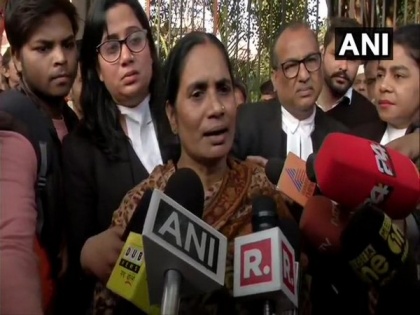 Hope death warrant against convicts is issued on Feb 17: Nirbhaya's mother Asha Devi | Hope death warrant against convicts is issued on Feb 17: Nirbhaya's mother Asha Devi