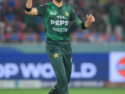 Shaheen Afridi forced to end spell midway on BBL debut due to ‘dangerous bowling’ | Shaheen Afridi forced to end spell midway on BBL debut due to ‘dangerous bowling’